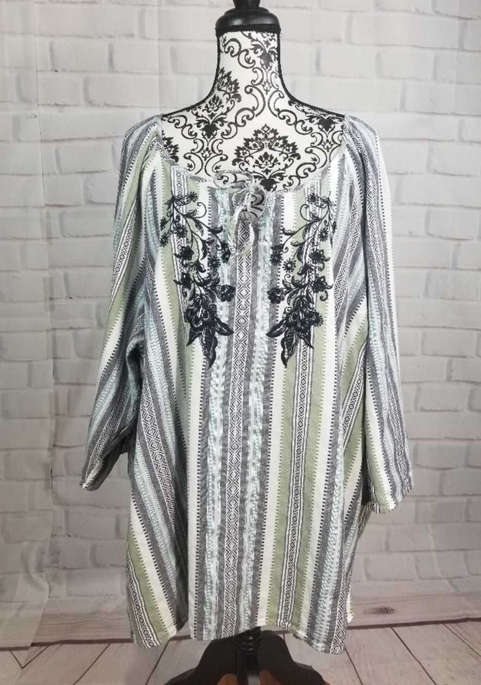 Catherines geometric print plus size 4x tie front tunic long sleeve